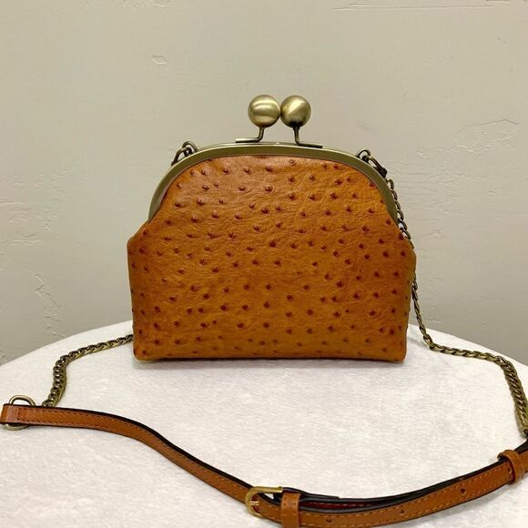 Handmade Genuine Cowhide Ostrich Textured Kisslock Wristlet/Crossbody & 2 Straps - Picture 2 of 16